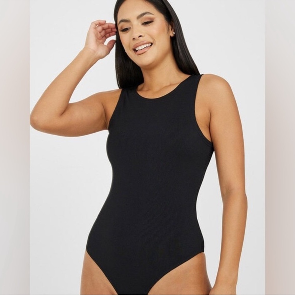 ReoRia Bodysuit Sleeveless Stretch Fitted Black Minimalist‎ Chic Small